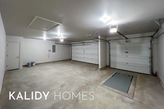 Building Photo - 8408 Lambert Wy