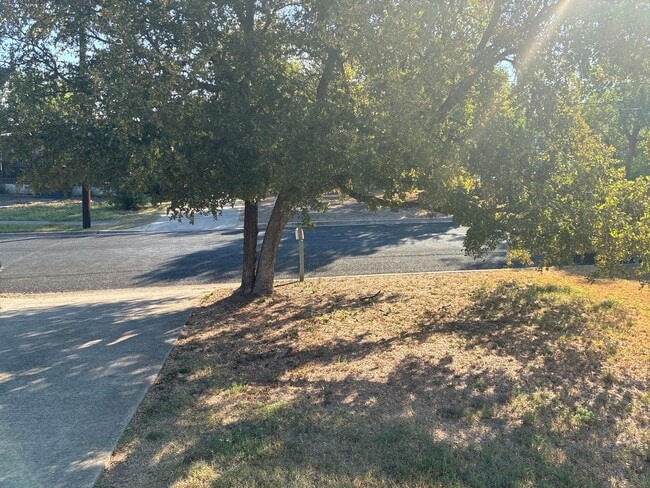 Building Photo - 1408_PEREZ ST