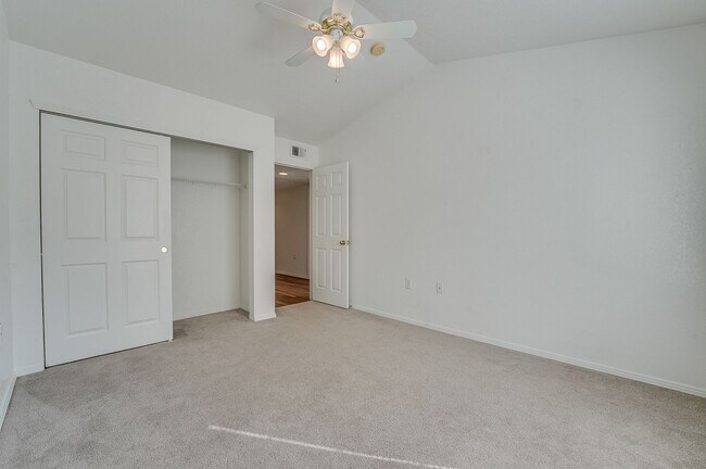 Building Photo - Beautiful 3 Bed, 2 Bath Condo in NW Fort Collins!