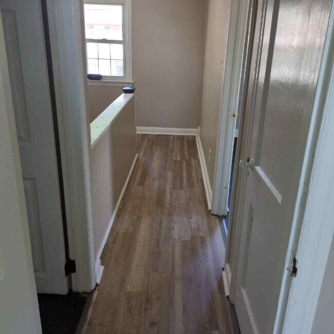 Building Photo - 45 S Pennewell Dr