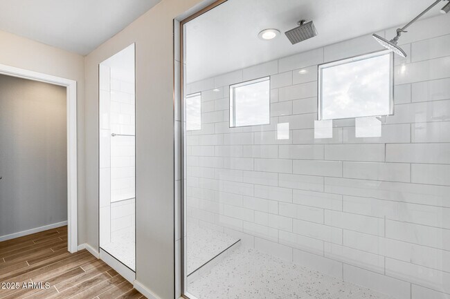 Building Photo - 17635 W Red Fox Rd