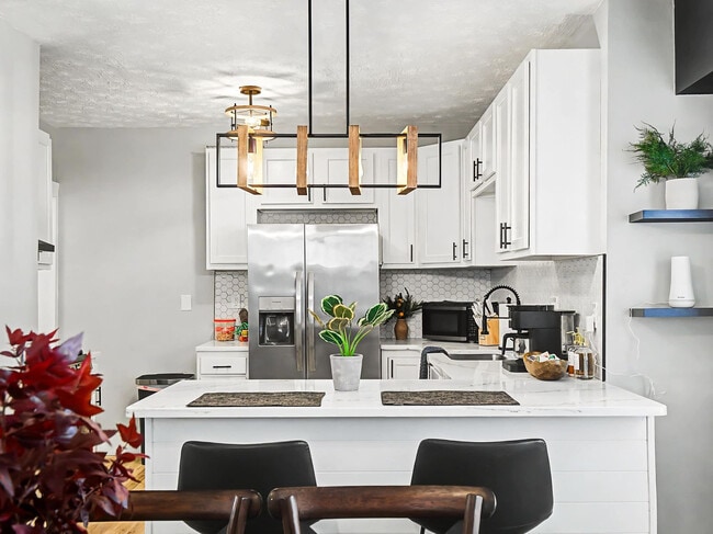 Building Photo - 3457 W 128th St