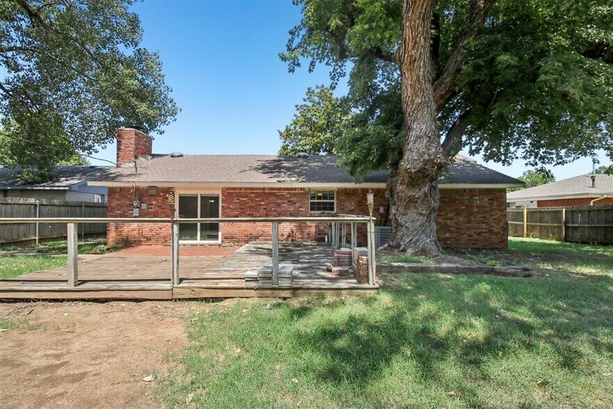 Building Photo - 1428 Aladdin St