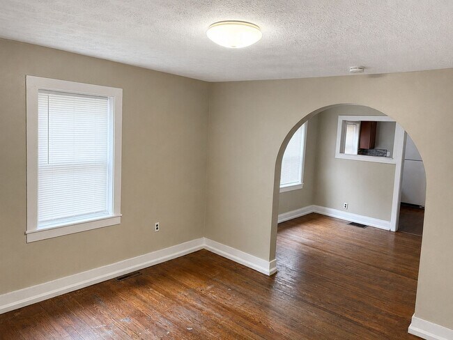 Building Photo - 732 Golfview Dr