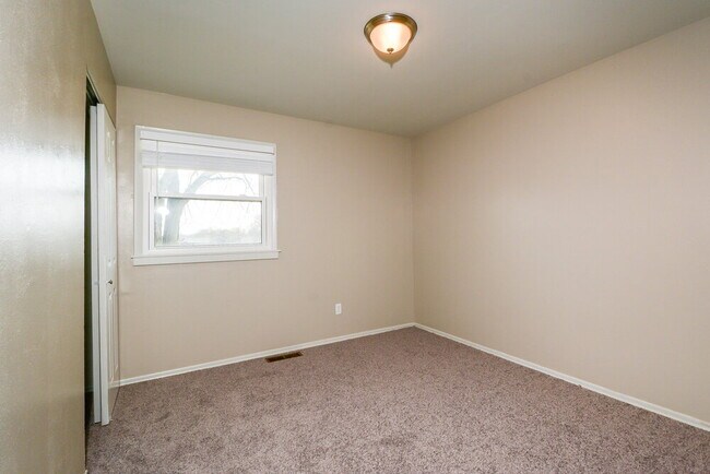 Building Photo - 760 Hazelvalley Dr