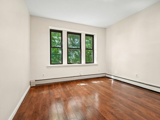 Building Photo - 121 Garrison Ave