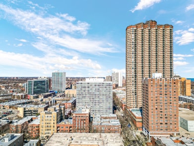 Building Photo - 604 W Addison St