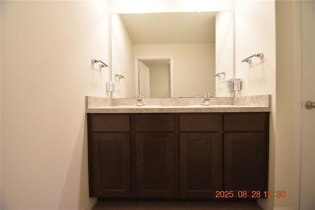 Building Photo - 8075 Broad Pointe Dr