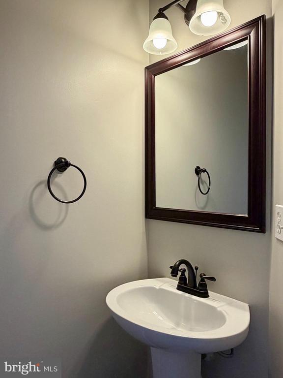 Building Photo - 6036 Helmsman Way