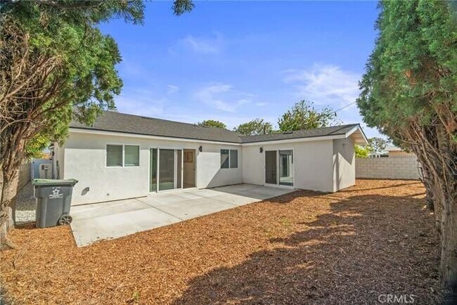 Building Photo - 5010 W Maurie Ave
