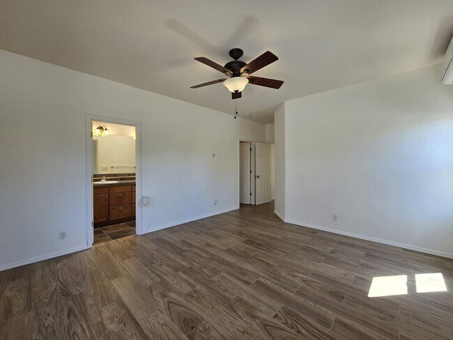 Building Photo - 7112 Calientito Loop