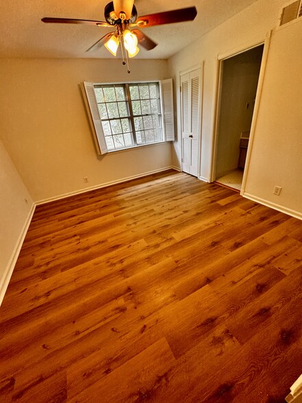 Building Photo - 5427 Shirlington Ave