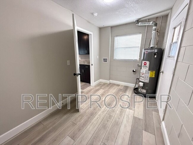 Building Photo - 376 Imperial Dr