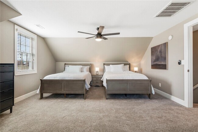 Building Photo - 5307 S Bellview Rd