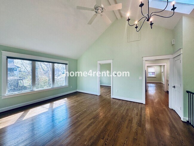 Building Photo - Charming Home Near Country Club Plaza w/ Gorgeous Updates, Wood Floors and a Two Car Garage!