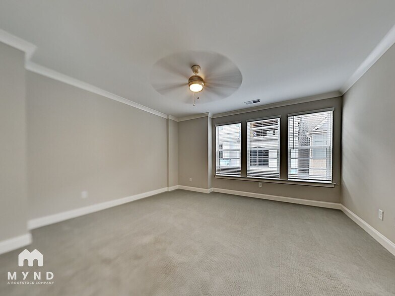 Building Photo - 576 Broadview Pl NE