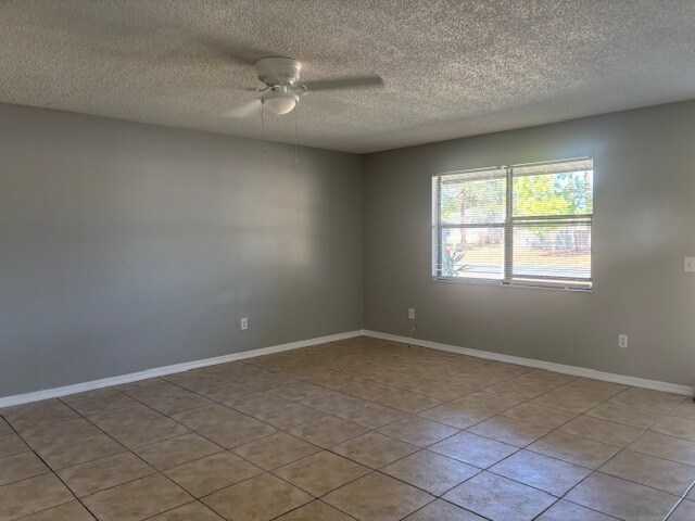 Building Photo - 105 Admiral Cir