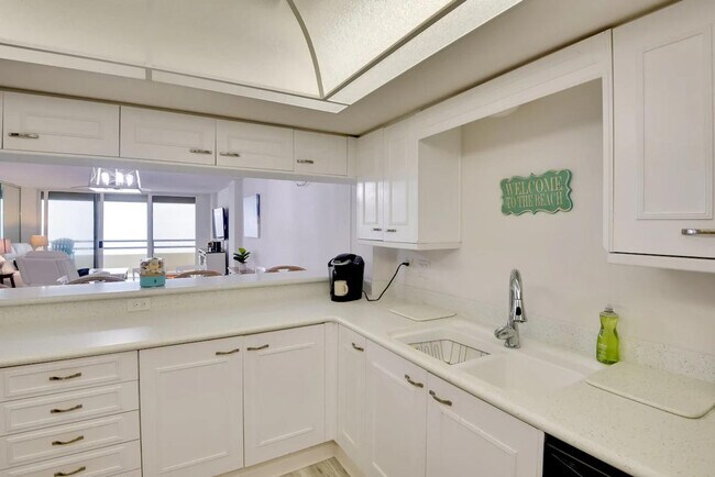 Building Photo - 3855 S Atlantic Ave