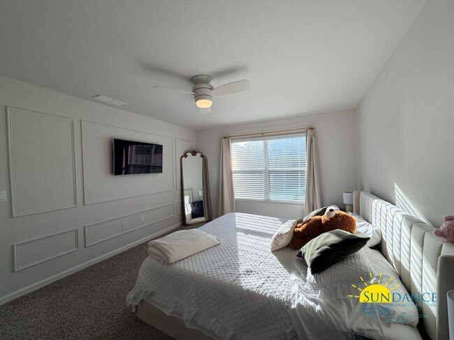 Building Photo - Spacious 4BR Patriot Ridge Home with Community Perks!