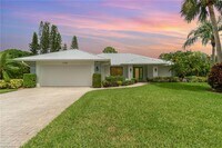 Building Photo - 1933 Countess Ct