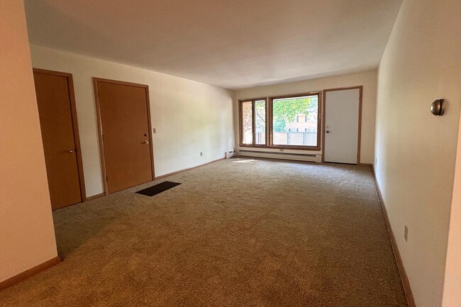 Building Photo - 2406 Fremont Ave