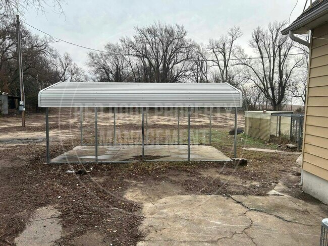 Building Photo - 12 S Buhler Rd
