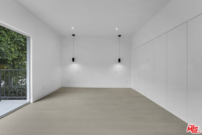 Building Photo - 10630 Wilkins Ave