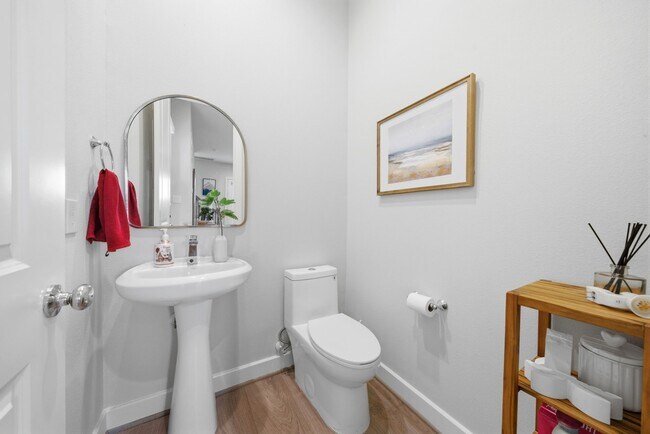 Building Photo - 5929 Haring Ln