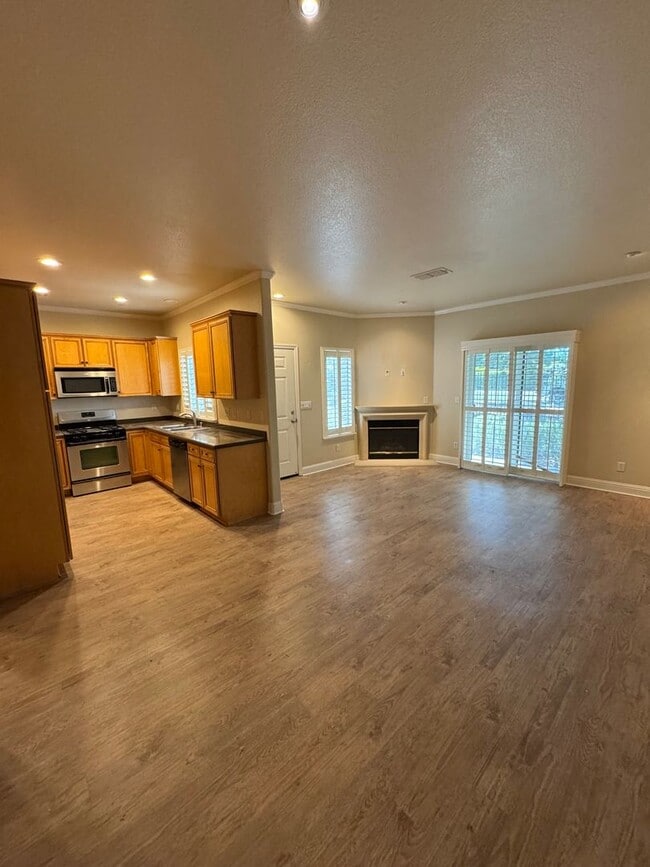 Primary Photo - Lovely well cared for condo
