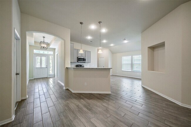 Building Photo - 3227 Fairhaven Ln