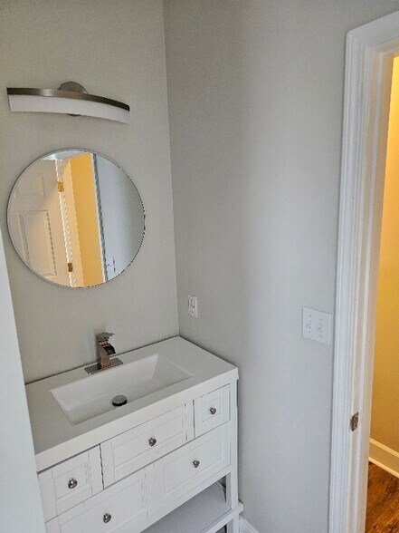 Building Photo - 2035 Carrollton Ave