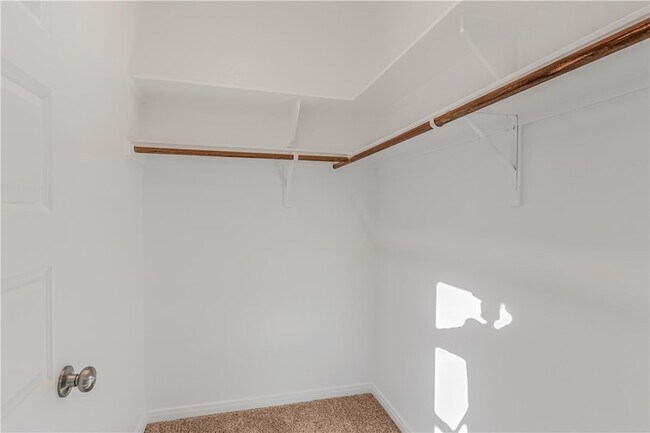 Building Photo - 601 W 24th St