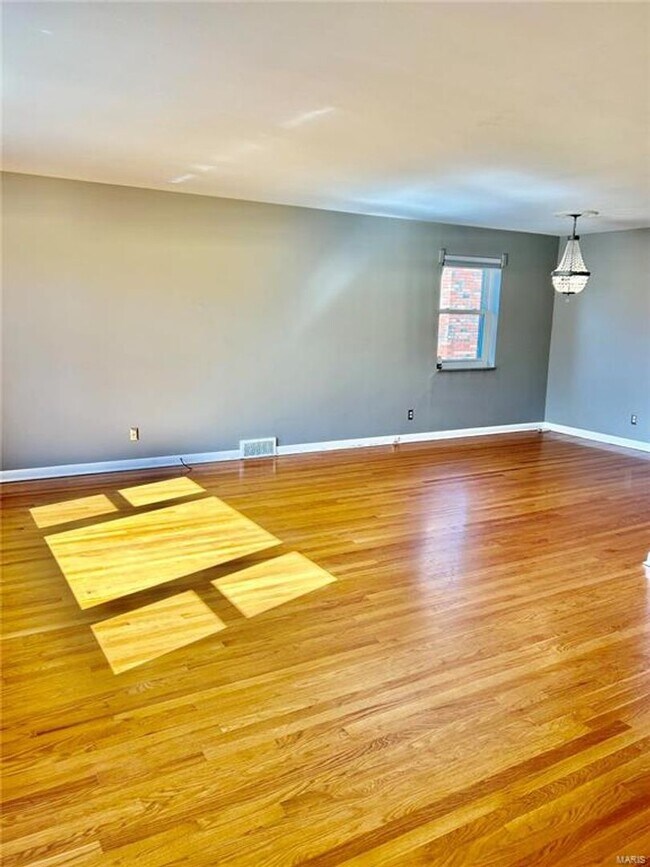 Building Photo - 7227-7229 Balson