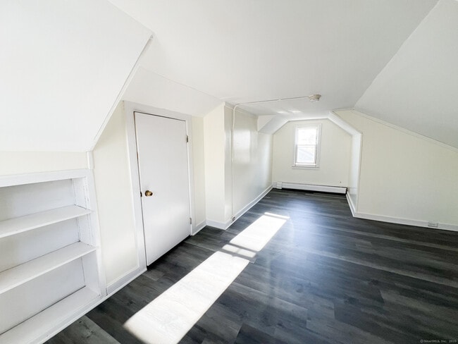 Building Photo - 91 Willow St