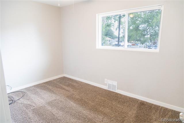 Building Photo - 518 Huron Rd