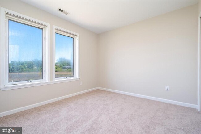 Building Photo - 1100 Paca Dr