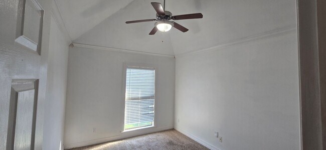 Building Photo - 1004 Creole Dr