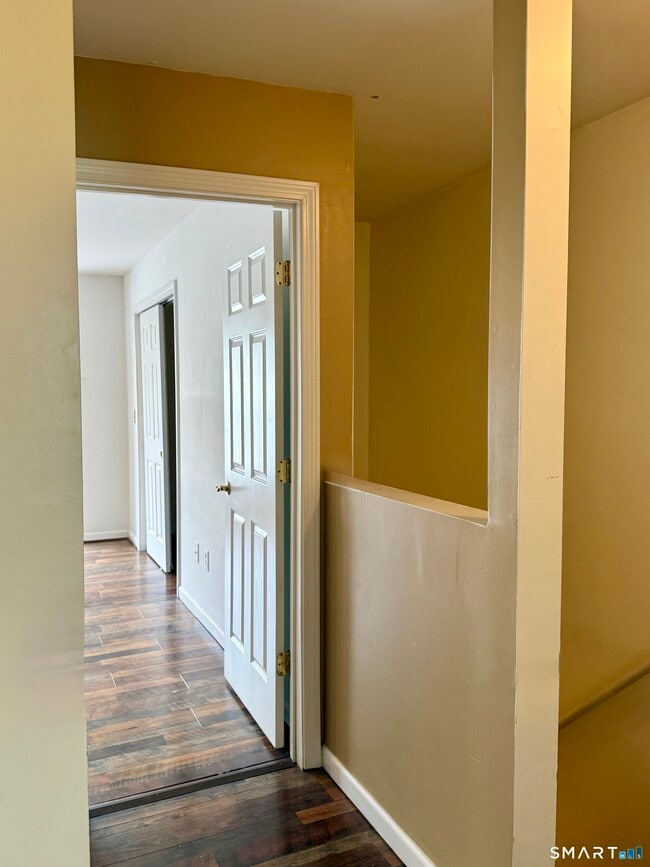 Building Photo - 174 Stonefield Dr
