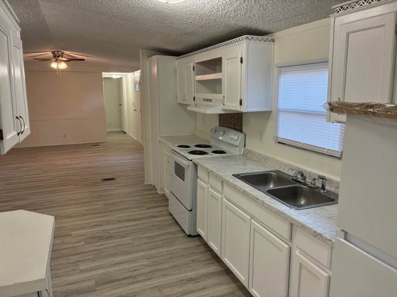 Building Photo - 1701 Orchard Farm Ln