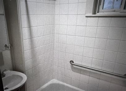 Building Photo - 427 Bower St