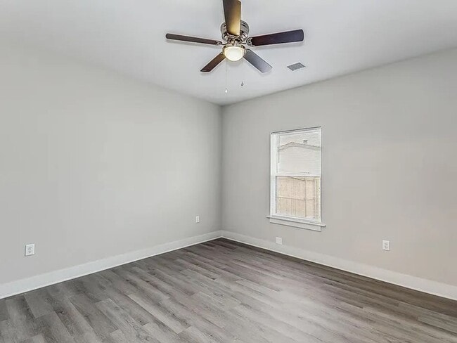 Building Photo - 3606 W 45th St S