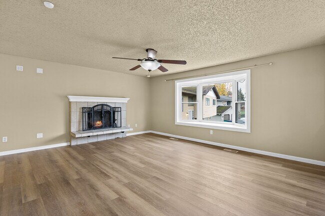 Building Photo - 6021 98th St NE