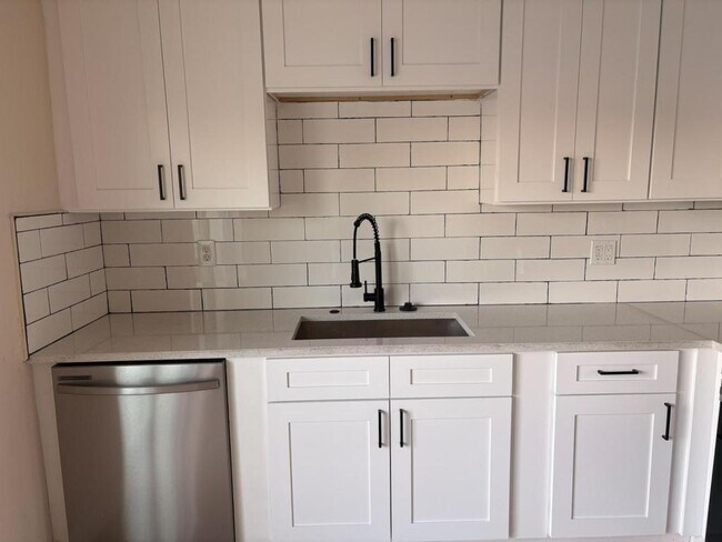 Building Photo - 1215 Alabama Ave