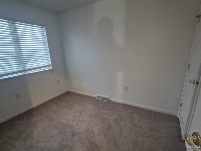 Building Photo - 100 Midlake Cir