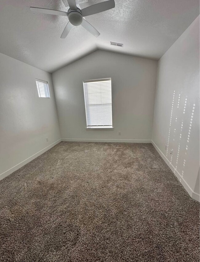 Building Photo - ? For Rent: Beautiful 3-Bedroom, 2-Bathroo...