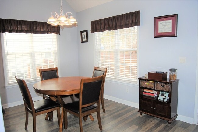 Building Photo - Wonderful Home in the Willow Lakes Community!