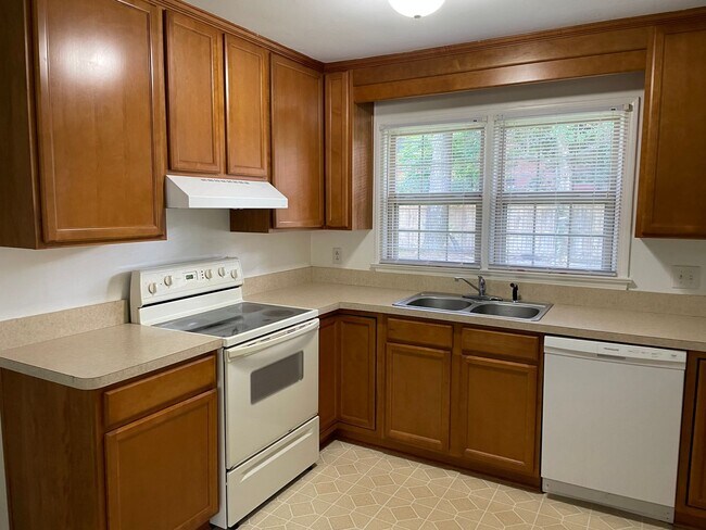 Building Photo - Wolfsnare Acres