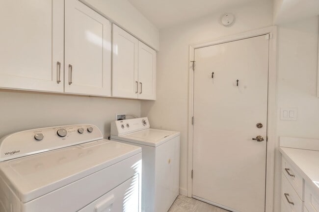 Building Photo - Gorgeous Furnished Home in McCormick Ranch