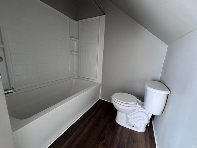 Building Photo - 2112 W 11th St