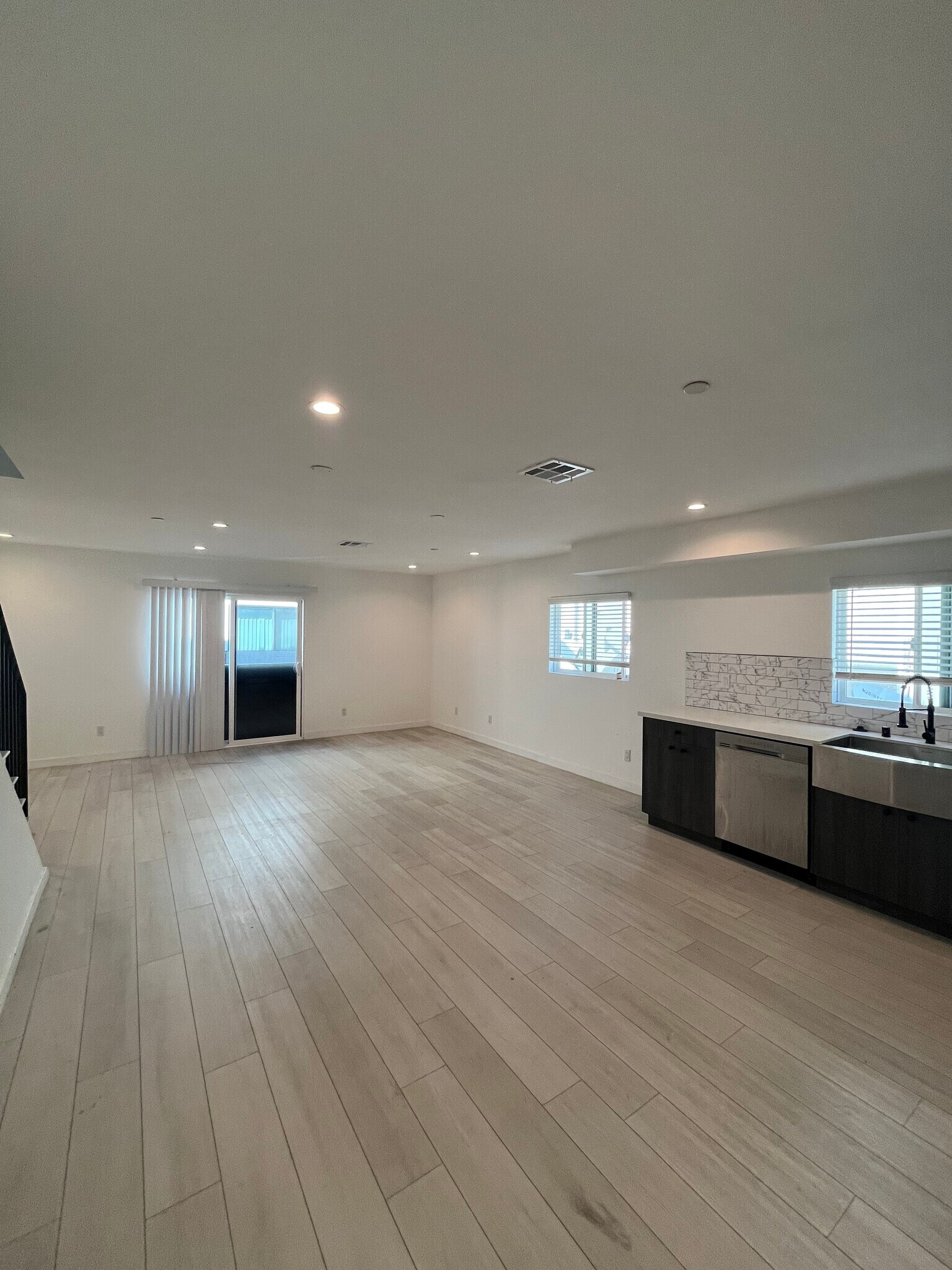 Building Photo - 248 N Dillon St